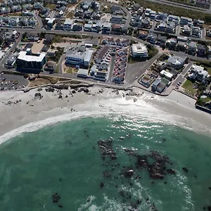 Small Bay Bloubergstrand